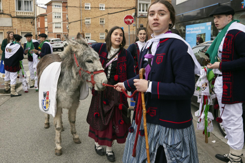Fotos de los quintos en el día de Santa Águeda de Alsasua.