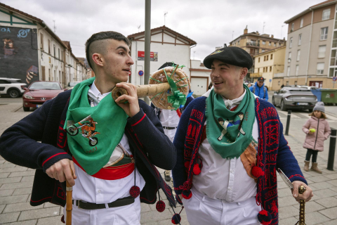 Fotos de los quintos en el día de Santa Águeda de Alsasua.