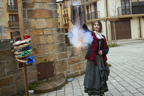 Fotos de los quintos en el día de Santa Águeda de Alsasua.