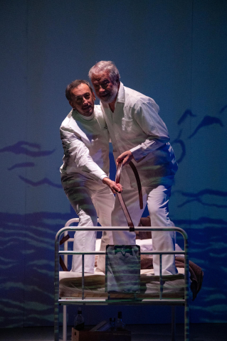 La Casa de Cultura de Burlada acogió este martes, 7 de febrero, el ensayo de la obra 'Hemingway' que se estrena en el Teatro Gayarre el jueves, día 9.