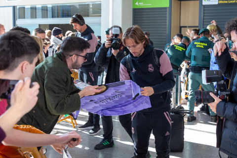 Llegada del Real Madrid al aeropuerto de Noáin./