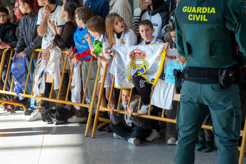 Llegada del Real Madrid al aeropuerto de Noáin./