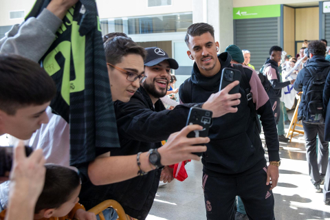 Llegada del Real Madrid al aeropuerto de Noáin./