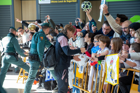 Llegada del Real Madrid al aeropuerto de Noáin./