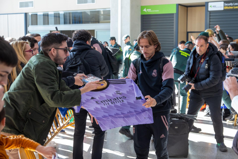 Llegada del Real Madrid al aeropuerto de Noáin./