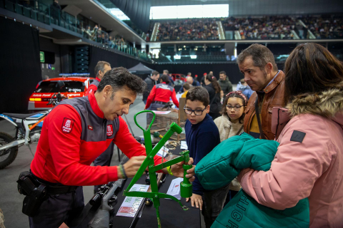 Jornada de puertas abiertas de la Policía foral en el Navarra Arena./