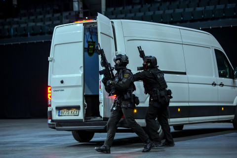 Jornada de puertas abiertas de la Policía foral en el Navarra Arena./