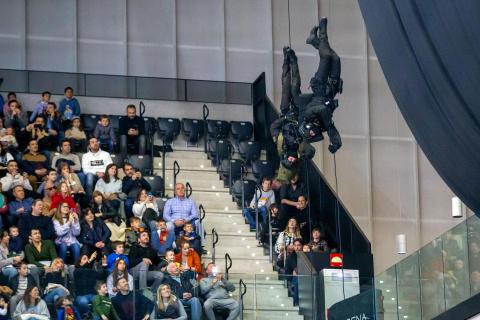 Jornada de puertas abiertas de la Policía foral en el Navarra Arena./