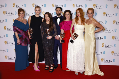 Alfombra roja y galardonados en los Premios Bafta al cine.