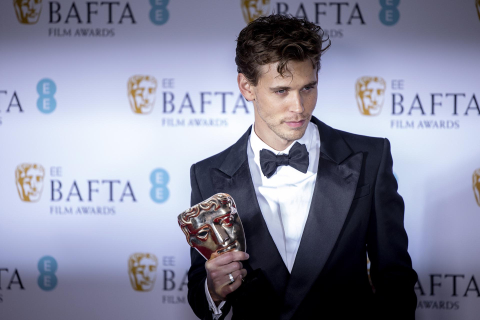 Alfombra roja y galardonados en los Premios Bafta al cine.