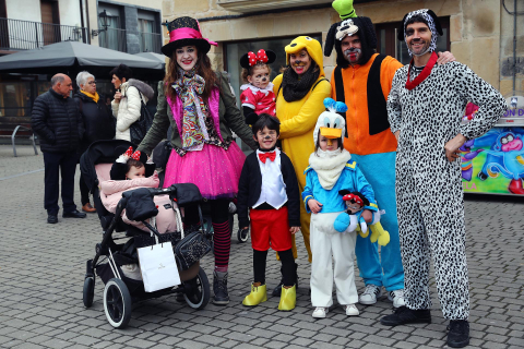 Imágenes del carnaval urbano de Alsasua.