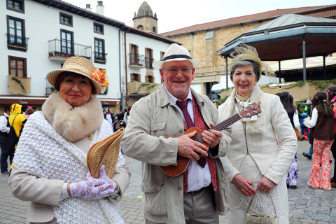Imágenes del carnaval urbano de Alsasua.