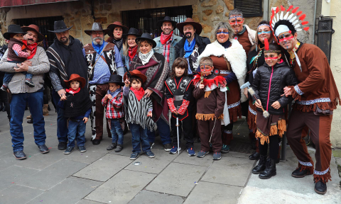Imágenes del carnaval urbano de Alsasua.