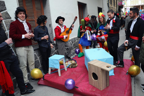 Imágenes del carnaval urbano de Alsasua.