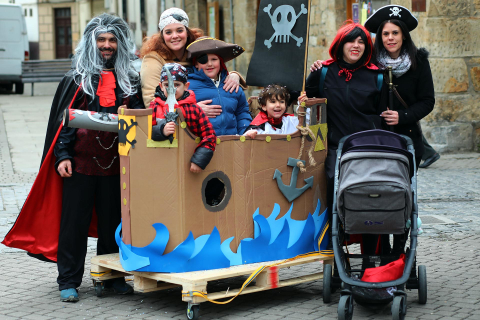 Imágenes del carnaval urbano de Alsasua.