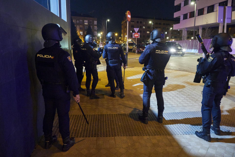 altercados  en las inmediaciones del estadio El Sadar antes de comenzar la primera semifinal de la Copa del Rey entre el Club Atlético Osasuna y Club Athletic de Bilbao, 1 de marzo de 2023, en Pamplona, Navarra (España). El encuentro de ida de la semifinal de Copa del Rey entre el Club Atlético Osasuna y Club Athletic de Bilbao se disputa hoy en un primer asalto por un lugar en la gran final de La Cartuja. Ambos equipos en Liga se encuentran en liza por una plaza en Europa para la temporada que viene y se prevé una eliminatoria muy igualada.

Eduardo Sanz / Europa Press

01/03/2023