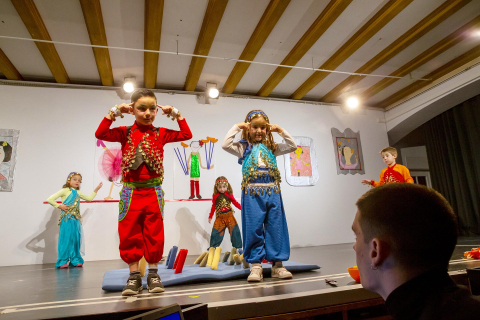 Sesión de circo en el colegio Sagrado Corazón