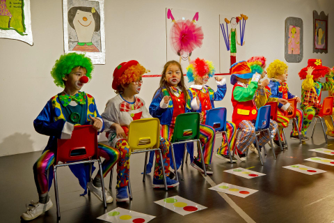 Sesión de circo en el colegio Sagrado Corazón