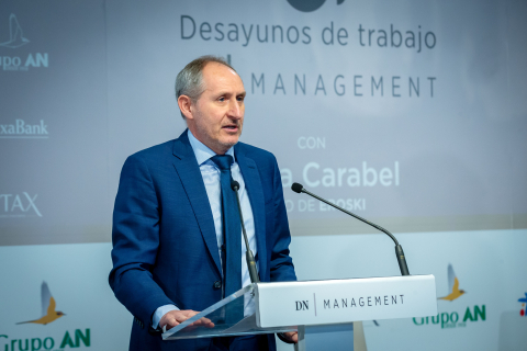 Fotografías del desayuno de trabajo con Rosa Carabel, CEO de Eroski.