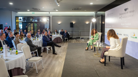 Fotografías del desayuno de trabajo con Rosa Carabel, CEO de Eroski.