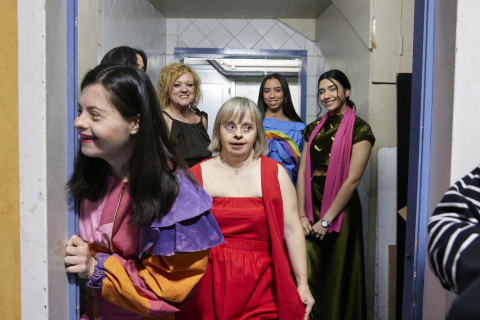 Fotos del desfile de la Asociación Síndrome de Down de Navarra, organizado por alumnado de María Ana Sanz.