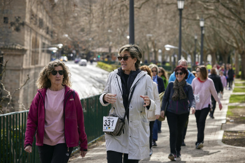 Fotos de la carrera solidaria en Pamplona organizada por la ONG Alboan.