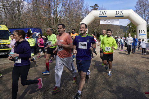 Fotos de la carrera solidaria en Pamplona organizada por la ONG Alboan.