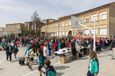 Fotos de la Operación Bocata del colegio Anunciata de Tudela.