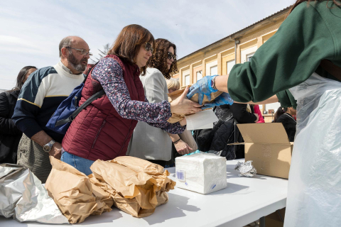 Fotos de la Operación Bocata del colegio Anunciata de Tudela.