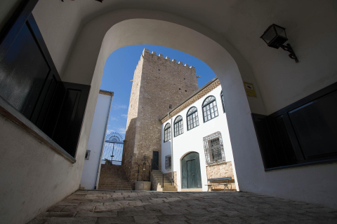 El castillo de Cortes, fortaleza misteriosa, en el 'Conocer Navarra' del mes de abril.