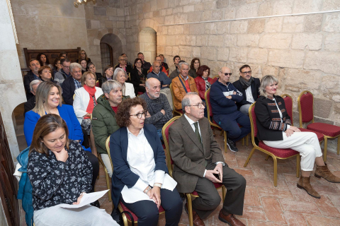 Presentación de la revista 'Conocer Navarra' en Cortes.