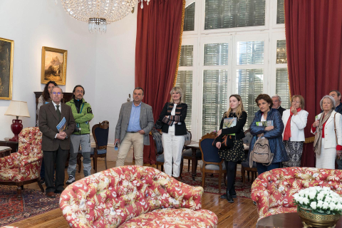 Presentación de la revista 'Conocer Navarra' en Cortes.