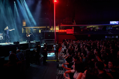 Fotos de la segunda jornada del Iruña Rock en el Navarra Arena.