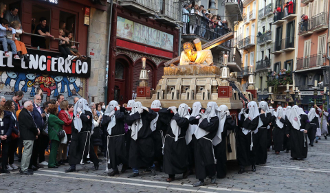 Procesión del Santo Entierro del Viernes Santo en Pamplona.