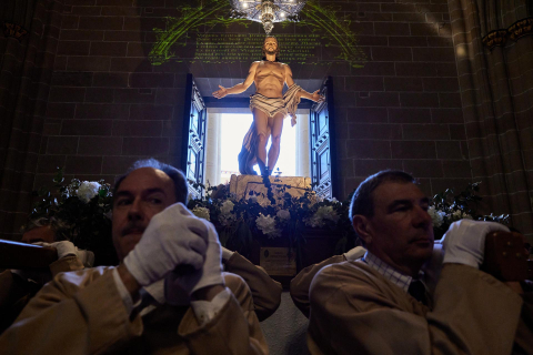 procesión domingo de pascua pamplona