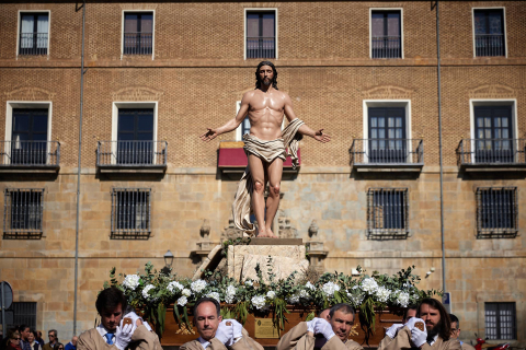 procesión domingo de pascua pamplona