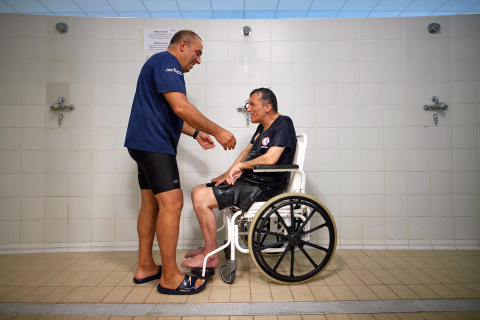 Fotos del programa de buceo para personas con discapacidad en el que colabora la UPNA.