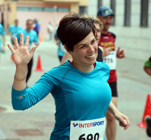 Participantes en la XXXIII Carrera Popular Hiru Herri disputada en Villava sobre 10 y 5 kilómetros.