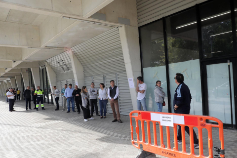 Imágenes de los aficionados de Osasuna recogiendo sus entradas para la final de Copa