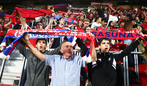 Fotos del encuentro correspondiente a la Jornada 32 disputado en el estadio de El Sadar