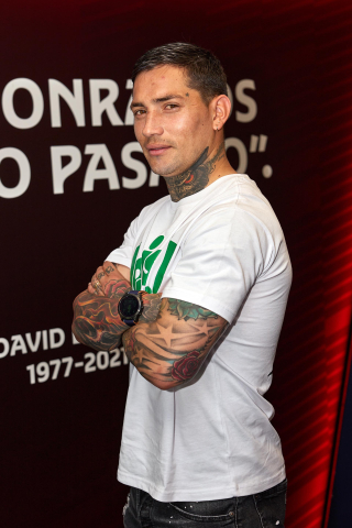 Los jugadores del C.A. Osasuna atienden este jueves, 4 de mayo, a los medios de comunicación durante el 'Media Day' del club en el estadio de El Sadar