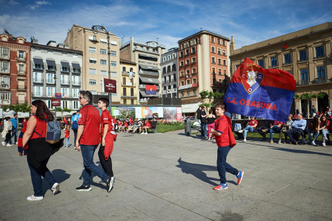 Fotos del ambiente en lo Viejo de Pamplona horas antes del partido.