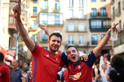 Fotos del ambiente en lo Viejo de Pamplona horas antes del partido.