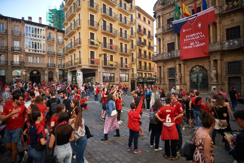 Fotos del ambiente en lo Viejo de Pamplona horas antes del partido.