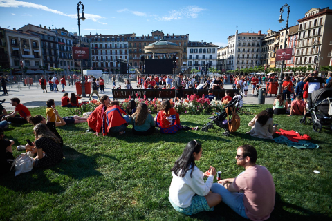 Fotos del ambiente en lo Viejo de Pamplona horas antes del partido.