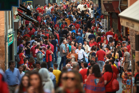 Fotos del ambiente en lo Viejo de Pamplona horas antes del partido.