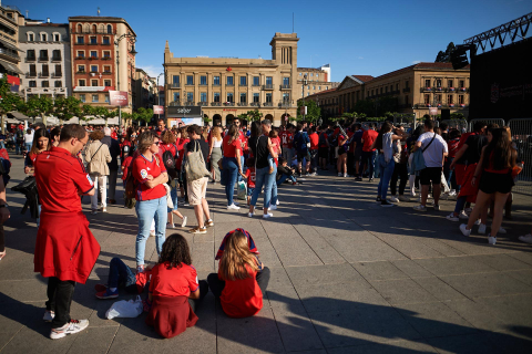 Fotos del ambiente en lo Viejo de Pamplona horas antes del partido.