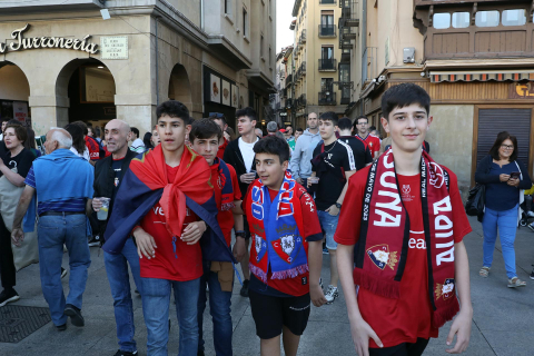 Fotos del ambiente en Pamplona por la final de Copa entre Osasuna y el Real Madrid.