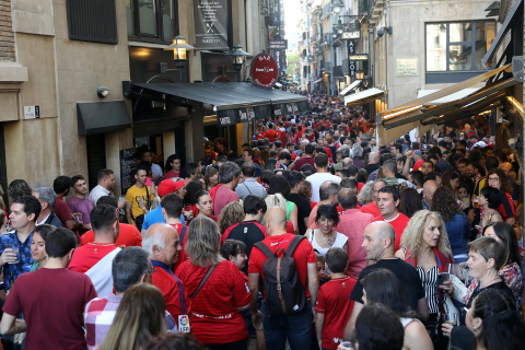 Fotos del ambiente en Pamplona por la final de Copa entre Osasuna y el Real Madrid.