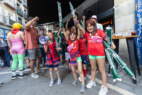 Fotos del ambiente en Pamplona por el partido de final de Copa.